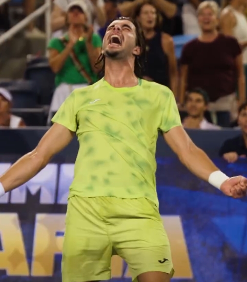 Tennis graphic highlighting Jaime Faria’s straight-sets victory over Ben Shelton at the Cincinnati Open.