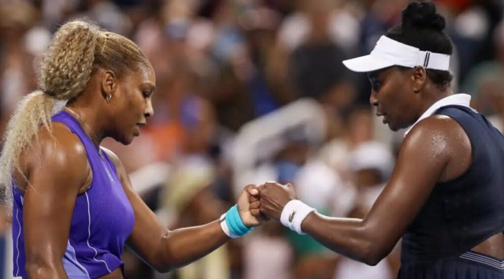 Serena and Venus Williams during their Cincinnati doubles reunion against Marta Kostyuk and Peyton Stearns