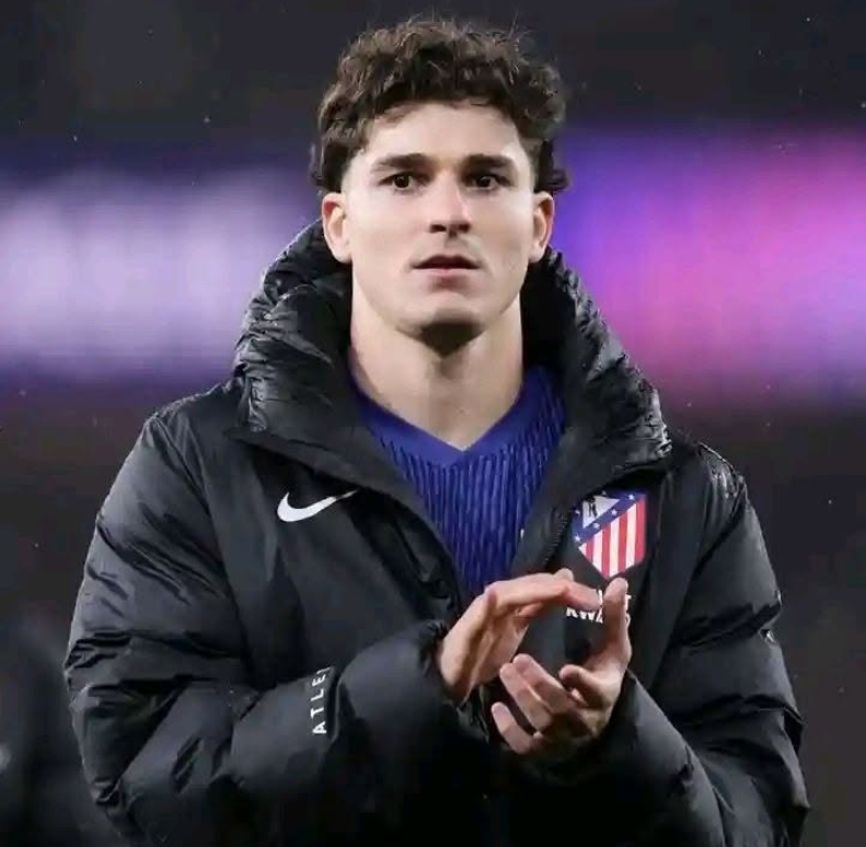 Blackfire-style transfer graphic showing Atlético Madrid shutting the door on a potential Barcelona move for Julián Alvarez.